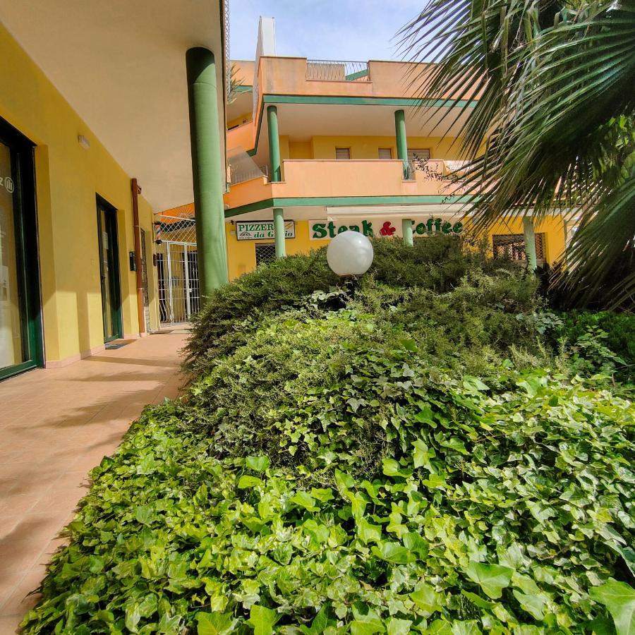 Delphinium Hotel Selargius Bagian luar foto